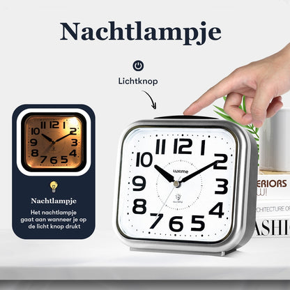 nachtlampje-luxime-analoge-wekker-zilver