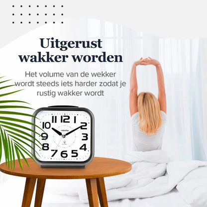 uitgerust-wakker-worden-grijze-wekker