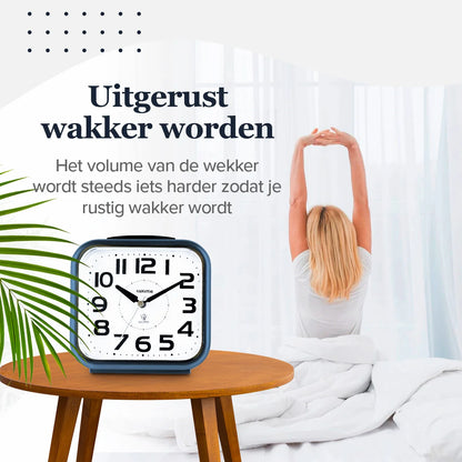 uitgerust-wakker-worden-blauwe-wekker